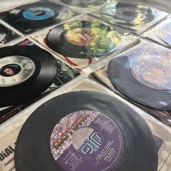 80’s Pop, R&B Vinyl 45rpm Singles w/Pic Sleeves- 7″ 2 Paula Abdul, Bobby Brown