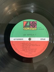 LED ZEPPELIN II RARE JAPANESE PRESS LP w/ Obi STRIP & INSERT & POSTER NEAR MINT