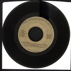 THE SPEARMAN FAMILY THANK GOD IM FREE/SHELTERED IN THE ARMS… VINYL 45 VG 44-16