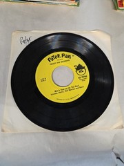 VINTAGE PETER PAN RECORD Frosty the Snowman plus 3 more Songs 45 RPM VG