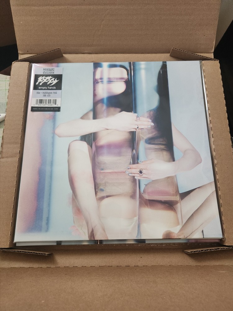 POPPY – EMPTY HANDS Vinyl LP /600 Exclusive Blue + Bubblegum Pink In Hand