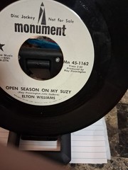 Elton Williams – Lips Start Talking Before Her Feet Start Walking Away 45rpm