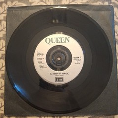 QUEEN “A KIND OF MAGIC” 45 RPM VINYL SINGLE 1986 VG+