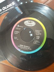 ANNE MURRAY X-6336 TIME DON’T RUN OUT ON ME / A LITTLE GOOD NEWS 45 RPM Vinyl