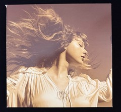 Taylor Swift – Fearless (Taylor’s Version) [Gold Vinyl] LP Album 3 Records