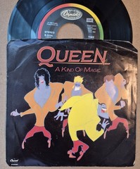 Queen Feddie Mercury “A Kind of Magic-Gimme The Prize” 7″45 Capitol 5590 w/PS